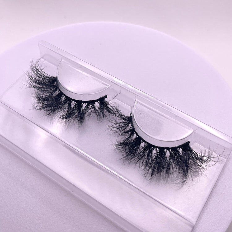 This Teirrah Seinek Dramatic Luxe&nbsp;Collection has high quality lashes varying&nbsp; from 20-23mm , from casual wear to date night to prom night. This collection is fit for anyone who loves a gorgeous high quality pair of lashes.