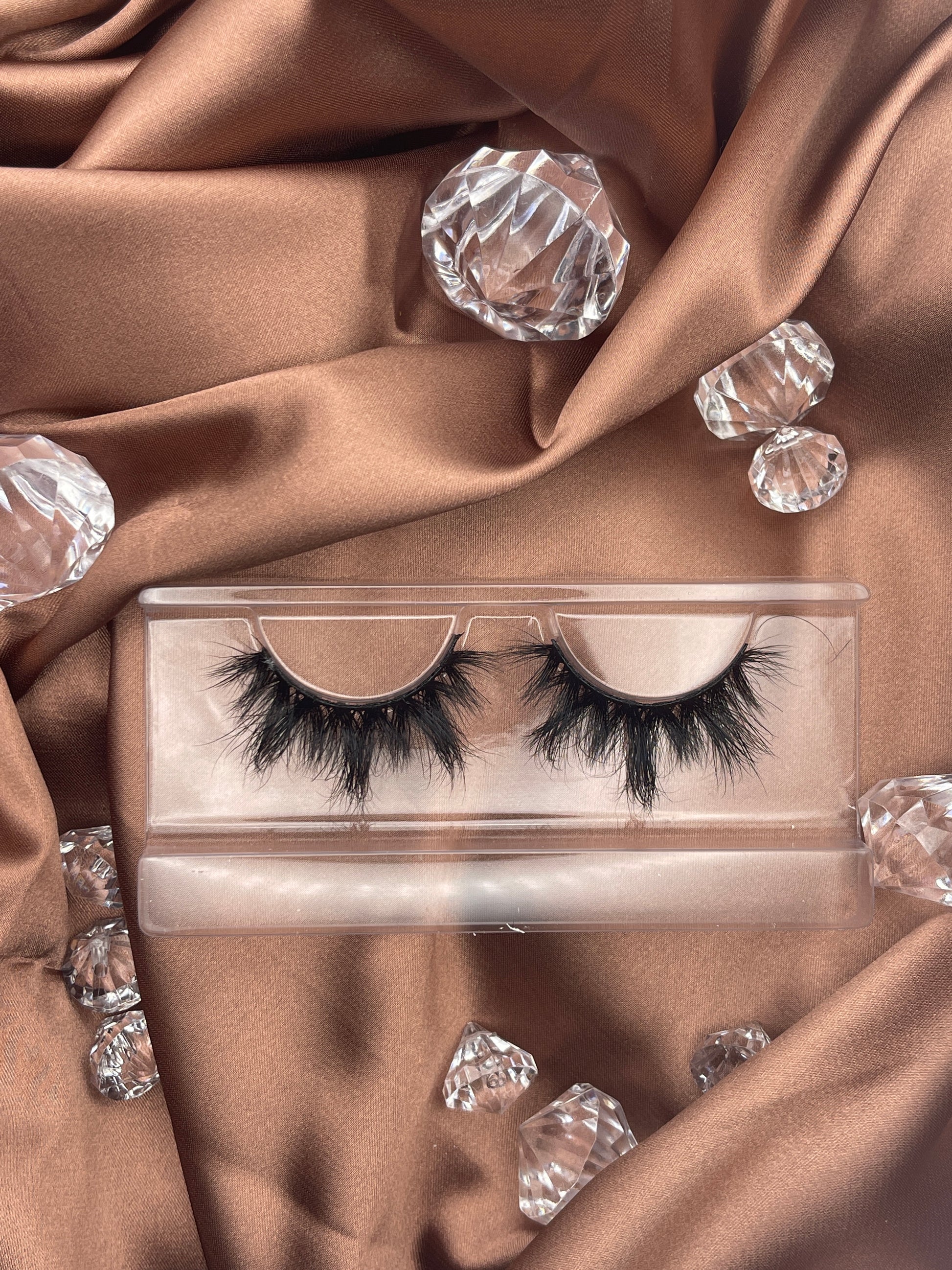 Spice up your look with these bold wispy Phenomenal lashes by Teirrah Seinek. These 20mm lashes are 100% handmade and cruelty free, and great for any day or night out!  Lash Length: 20mm Full Strip Lashes