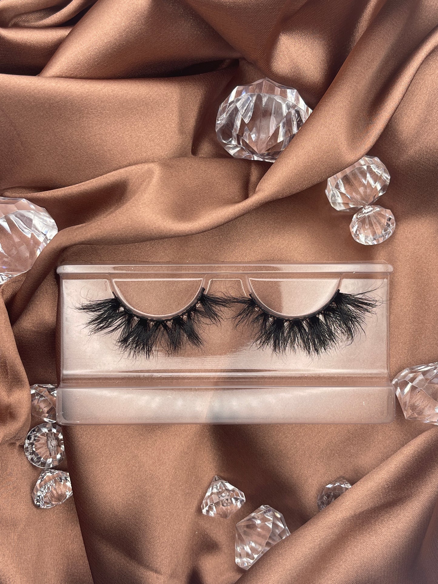 These Teirrah Seinek 20mm Exquisite lashes are here to stay. Comfortable and long lasting, this wispy pair completes any look. Lash Length: 20mm Full Strip Lashes